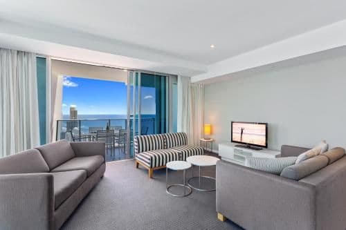 Three bedroom, two bathroom level 31 ocean view