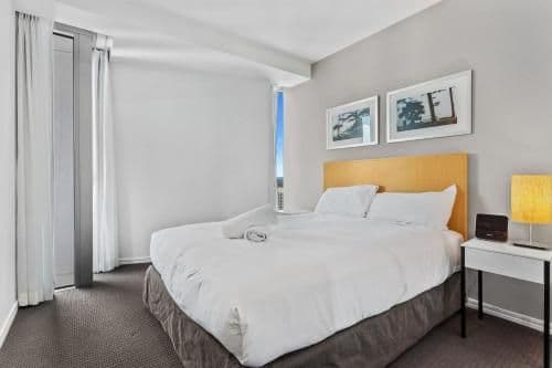 Three bedroom, two bathroom level 31 ocean view