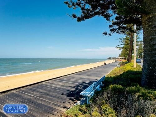 Beachside Holiday Home4