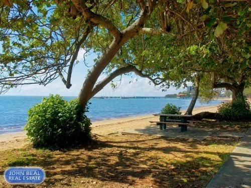 Beachside Holiday Home3