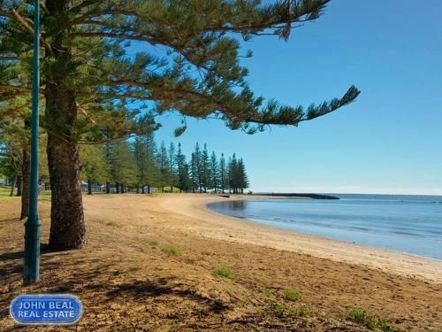 Beachside Holiday Home1