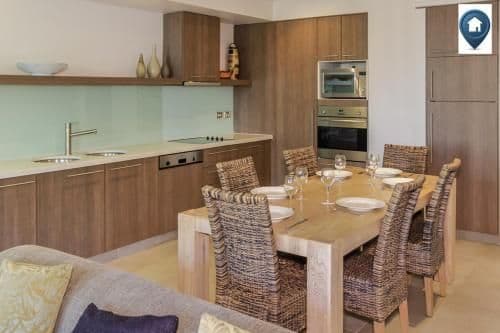 2 Bedroom Luxury Private Apartment | 324-325