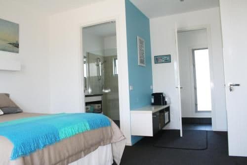 Deluxe Queen Suite