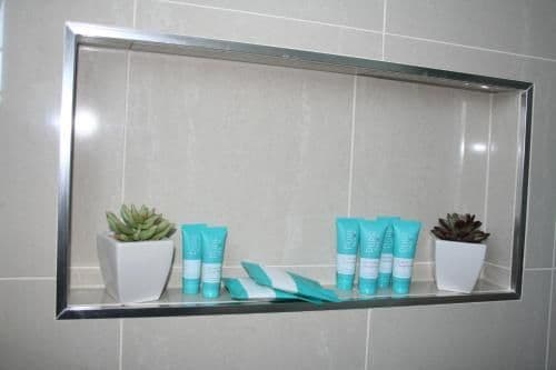 Deluxe Queen Suite