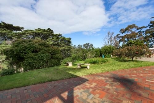 Leighton Bay Walk1