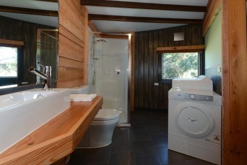 Taylors Bay Cottage3