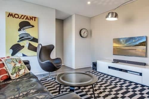 Professional living minutes from the city Professional living minutes from the city
