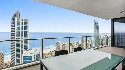 Holiday Holiday Circle On Cavill Apartments2