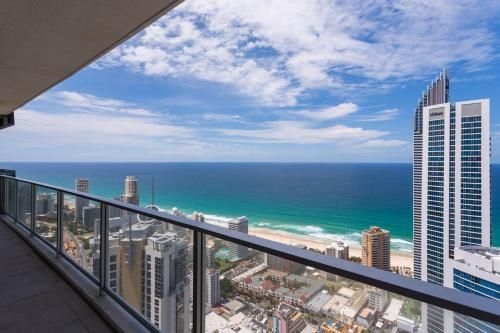 Holiday Holiday Circle On Cavill Apartments1
