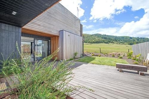 Bay Retreat1