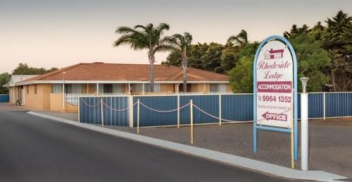 Rhodeside Lodge2