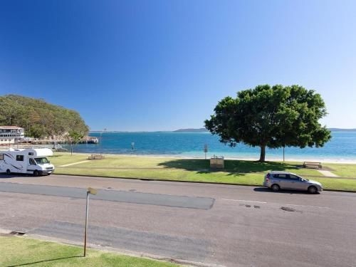 1 'Little Hut', 20 Kurrawa Close - Spectacular Water Views, NBN & Air Conditioned (1 Little Hut 20 Kurrawa Close - Spectacular Water Views NBN & Air Conditioned)4