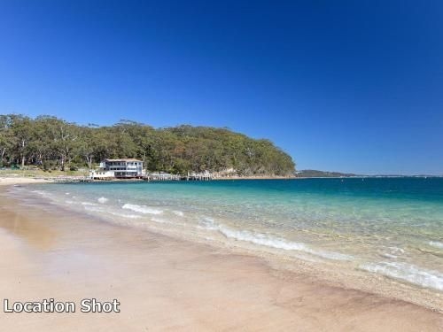 1 'Little Hut', 20 Kurrawa Close - Spectacular Water Views, NBN & Air Conditioned (1 Little Hut 20 Kurrawa Close - Spectacular Water Views NBN & Air Conditioned)3
