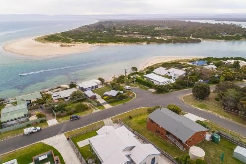 Granite Beach House3