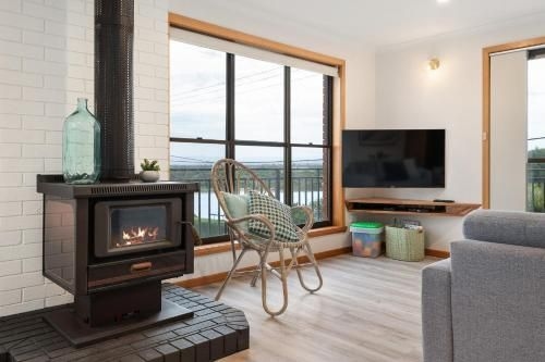 Granite Beach House2