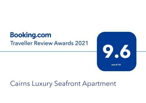 Cairns Luxury Seafront Apartment1