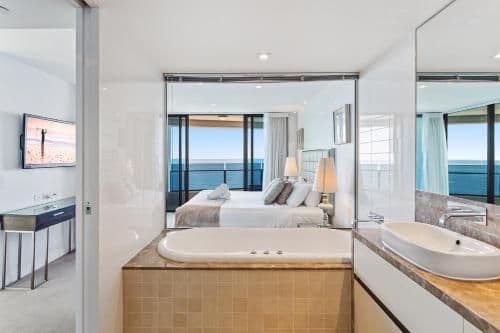 Three bedroom, two bathroom level 33 ocean view