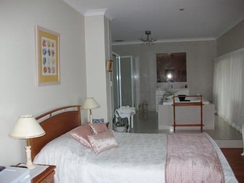 Deluxe Suite with Spa Bath
