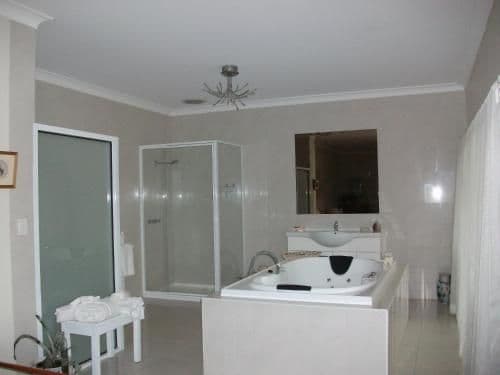 Deluxe Suite with Spa Bath