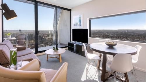Oaks Melbourne on William Suites1