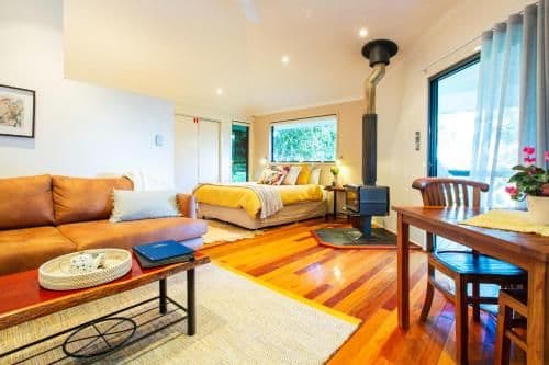 Large Cottage with Spa Bath