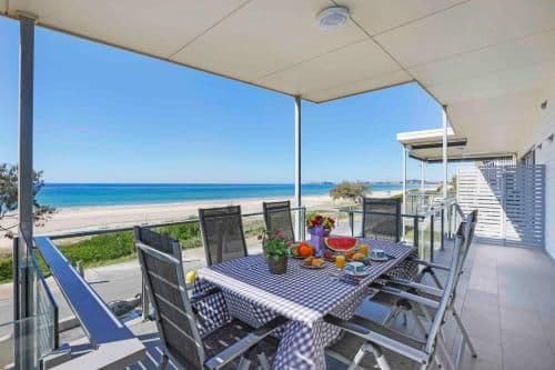 Deluxe Two-Bedroom Apartment With Balcony - Ocean View