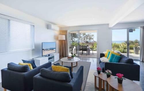 Deluxe Two-Bedroom Apartment With Balcony - Ocean View