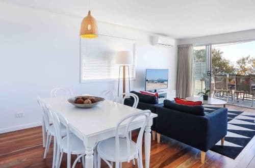 Deluxe Two-Bedroom Apartment With Balcony - Ocean View