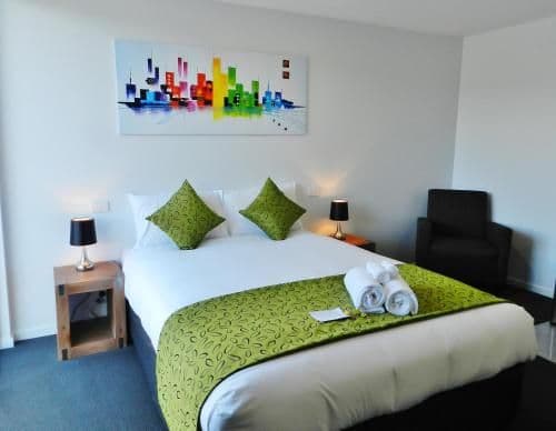 Deluxe Queen Room