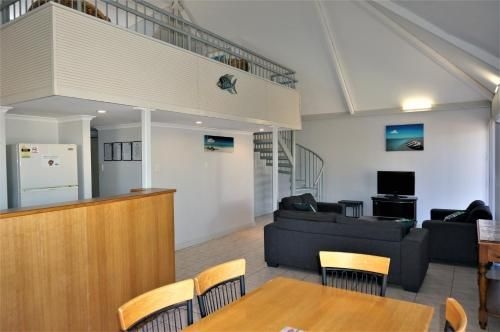 Osprey Holiday Village Unit 108 - Serene 3 Bedroom Holiday Villa with a Pool in the Complex0