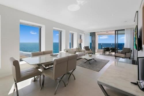 Three-Bedroom Apartment with Ocean View (Level 40+)