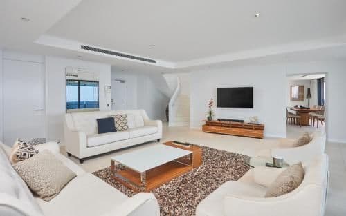 Four Bedroom Sub-Penthouse Apartment with Ocean View