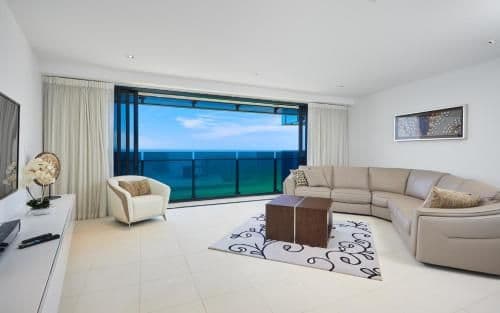 Four Bedroom Sub-Penthouse Apartment with Ocean View