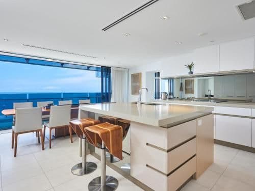 Four Bedroom Sub-Penthouse Apartment with Ocean View