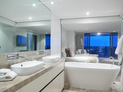 Four Bedroom Sub-Penthouse Apartment with Ocean View