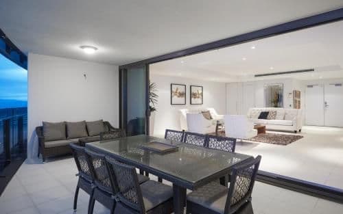 Four Bedroom Sub-Penthouse Apartment with Ocean View