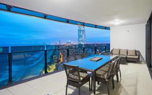 Four Bedroom Sub-Penthouse Apartment with Ocean View