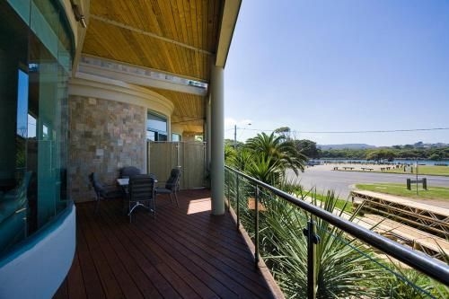 Exclusive Anglesea River Beach Apartment4