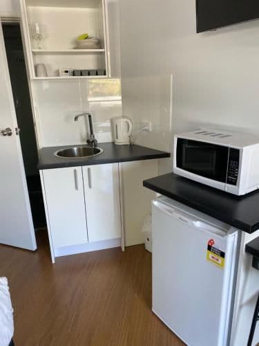 Deluxe King Room with Kitchenette
