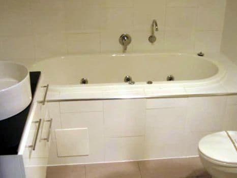 Studio with Spa Bath