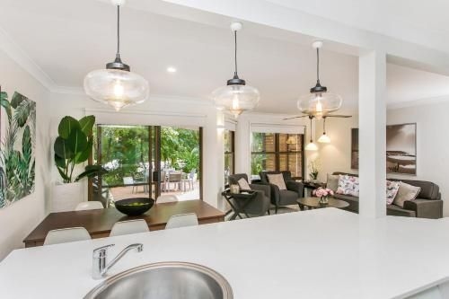 Calinda Sol 2 @ Clarkes Beach3