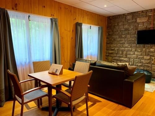 Emerald Star Cottages3