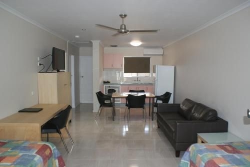 แม็คเคย์ อพาร์ตเมนต์ เดอะ โรเวอร์ (Mackay Apartments The Rover)3