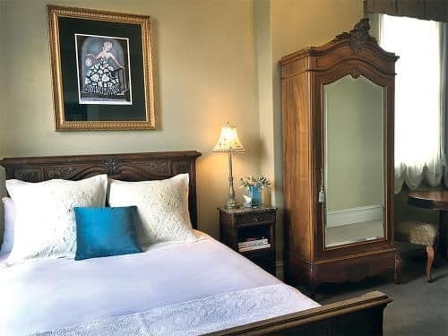Queen Room