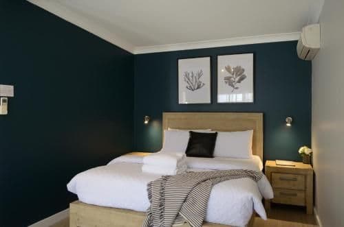 Premium Queen Suite