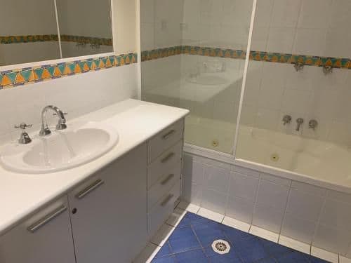 Three-Bedroom Apartment - Mid Floor