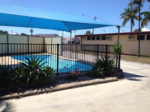 Shell Motel (Pearly Shell Motel)0