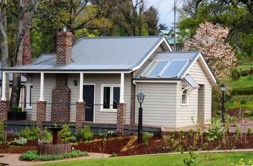 Deluxe One-Bedroom Cottage - Botanica