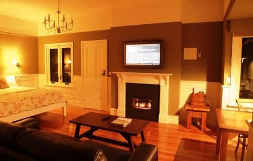 Deluxe One-Bedroom Cottage - Botanica