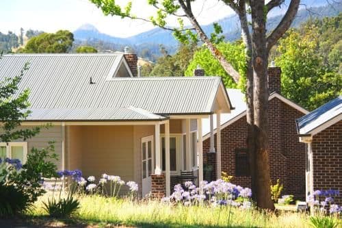 Deluxe One-Bedroom Cottage - Botanica